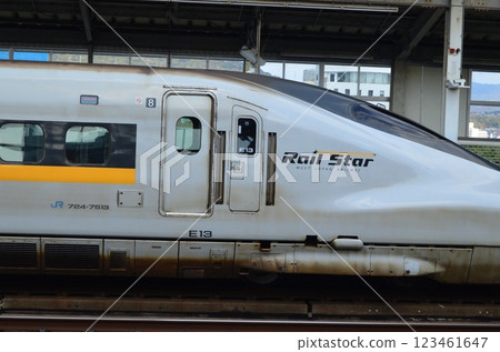 山陽新幹線「迴音號」駛入新山口站 123461647