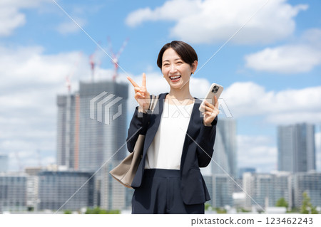 Female smartphone 123462243
