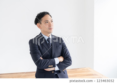 A young businessman 123463032