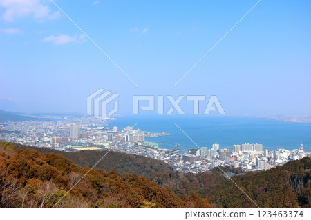 從滋賀郡大阪山眺望琵琶湖湖畔 123463374