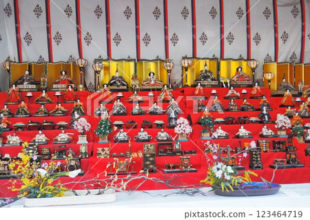 Hinamatsuri dolls and seasonal decorations 123464719