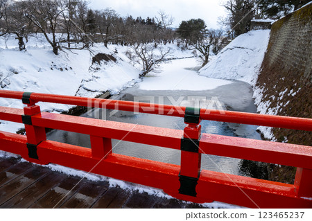 Aizu-Wakamatsu Castle (Tsuruga Castle) in winter, snowy scenery from the corridor bridge ② 123465237