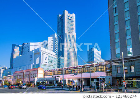 日本橫濱城市景觀，包括櫻木町站和橫濱地標塔（第 1 名） 123466274