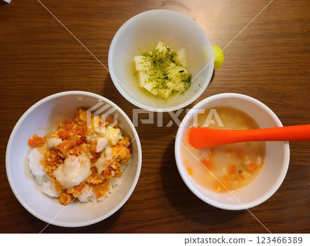 Nutritious baby food Nutritious baby food 123466389