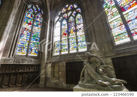 Saint Etienne cathedral, in Beauvais, France 123466590