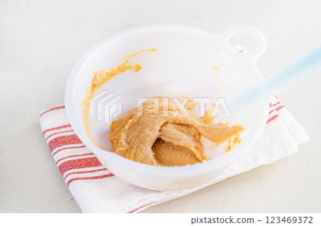 用大豆粉和米粉做成的饅頭麵團 123469372