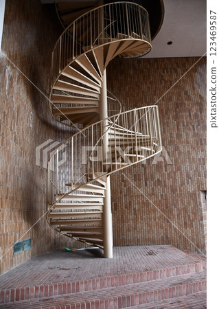 spiral staircase  123469587
