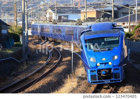 883 series limited express "Sonic" (JR Kyushu) 123470485