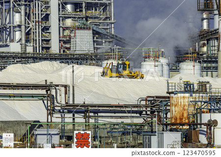 Tokuyama Tokuyama Manufacturing Co., Ltd. Shiozan Shunan City, Yamaguchi Prefecture 123470595