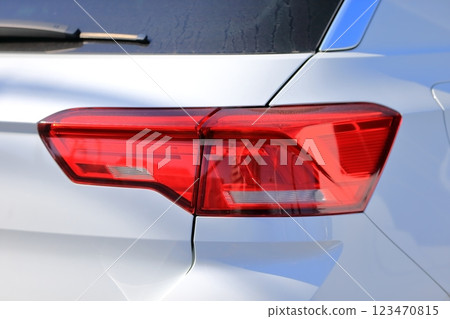 汽車尾燈（進口車）圖片 123470815