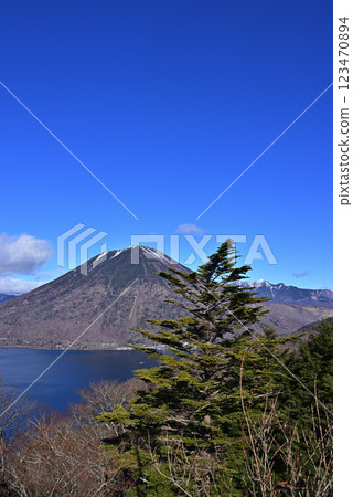Oku-Nikko scenery - Mt. Nantai, Lake Chuzenji, Mt. Taishaku, Mt. Nyoho - 123470894