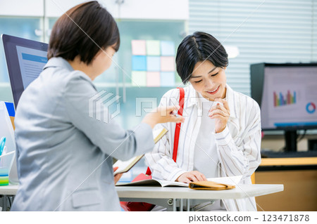 業務窗口諮詢 123471878