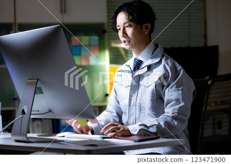 Construction shop overtime businessman 123471900