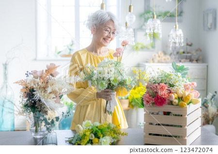 高級女性生活鮮花 123472074