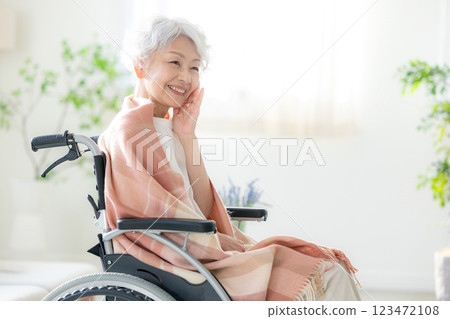 Senior women in wheelchairs Senior women in wheelchairs 123472108