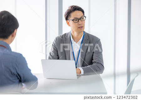 Businessmen having a meeting 123472302