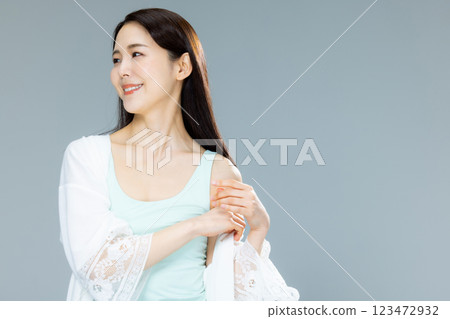 Women beauty 123472932