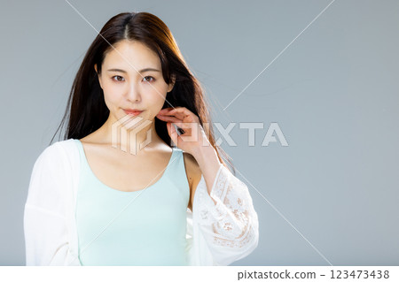 Female hair image 123473438