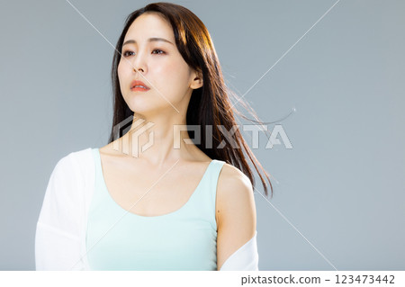 Female hair image 123473442