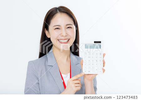 有計算器的女商人 123473483