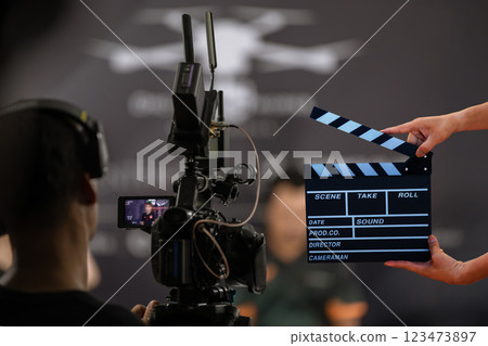 camera show viewfinder image catch motion in interview or broadcast  123473897