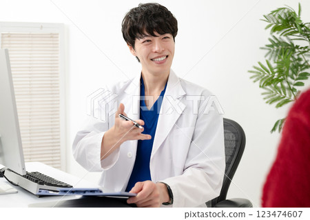 Doctor counseling 123474607