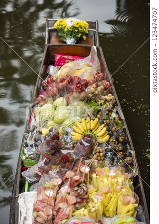 THAILAND RATCHABURI DAMNOEN SATUAK FLOATING MARKET 123474707