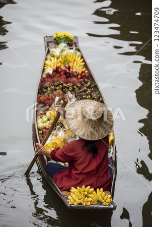THAILAND RATCHABURI DAMNOEN SATUAK FLOATING MARKET THAILAND RATCHABURI DAMNOEN SATUAK FLOATING MARKET 123474709
