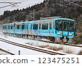 雪景IR石川鐵道細木站IR色4節車廂列車IR03 123475251