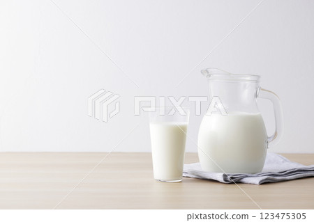 牛奶 123475305