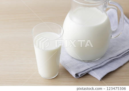 牛奶 牛奶 123475306