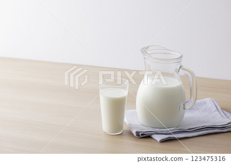 牛奶 牛奶 123475316