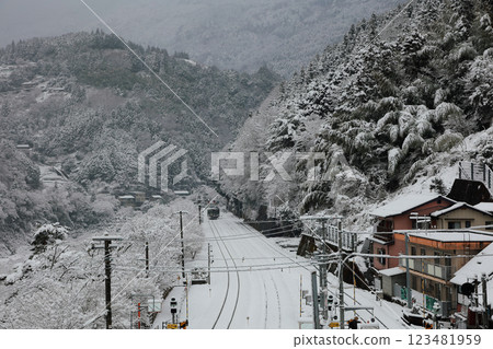 Snow-covered Iya in Tokushima 123481959