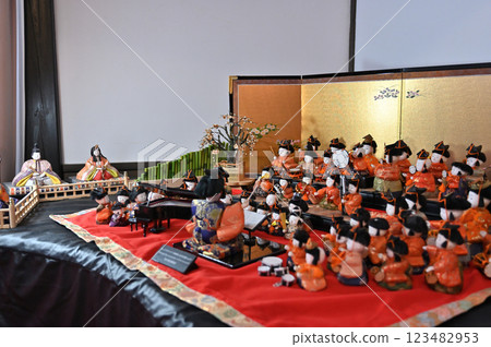 鴻巢驚喜娃娃節 - 花與音樂博物館川裡「花秋之鄉」六角金字塔娃娃架與吊掛娃娃 鴻巢驚喜娃娃節 - 花與音樂博物館川裡「花秋之鄉」六角金字塔娃娃架與吊掛娃娃 123482953