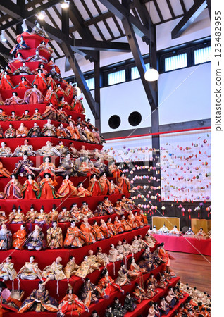 Konosu Surprise Doll Festival - Flower and Music Museum Kawasato "Hanakyu no Sato" Hexagonal Pyramid Doll Stand and Hanging Dolls Konosu Surprise Doll Festival - Flower and Music Museum Kawasato "Hanakyu no Sato" Hexagonal Pyramid Doll Stand and Hanging Dolls 123482955