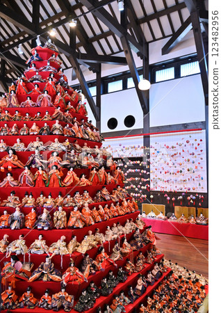 Konosu Surprise Doll Festival - Flower and Music Museum Kawasato "Hanakyu no Sato" Hexagonal Pyramid Doll Stand and Hanging Dolls Konosu Surprise Doll Festival - Flower and Music Museum Kawasato "Hanakyu no Sato" Hexagonal Pyramid Doll Stand and Hanging Dolls 123482956