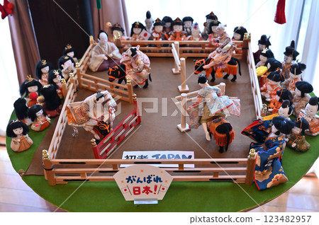 鴻巢驚喜娃娃節 - 花與音樂博物館川裡「花秋之鄉」六角金字塔娃娃架與吊掛娃娃 123482957
