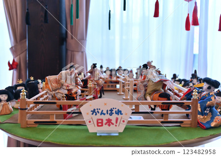 鴻巢驚喜娃娃節 - 花與音樂博物館川裡「花秋之鄉」六角金字塔娃娃架與吊掛娃娃 鴻巢驚喜娃娃節 - 花與音樂博物館川裡「花秋之鄉」六角金字塔娃娃架與吊掛娃娃 123482958