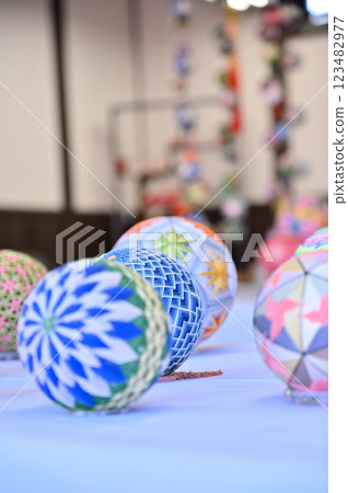 鴻巢驚喜娃娃節 - 花與音樂博物館川裡「花秋之鄉」六角金字塔娃娃架與吊掛娃娃 123482977