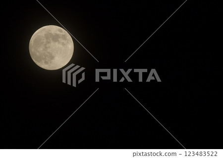 Hakushu Town, Hokuto City, November, evening small moon Hakushu Town, Hokuto City, November, evening small moon 123483522