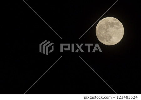 Hakushu Town, Hokuto City, November, evening small moon Hakushu Town, Hokuto City, November, evening small moon 123483524