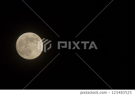 Hakushu Town, Hokuto City, November, evening small moon Hakushu Town, Hokuto City, November, evening small moon 123483525