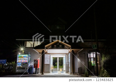 【德島線】夜晚安靜的學站 【德島線】夜晚安靜的學站 123483825