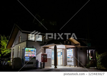 [Tokushima Line] Quiet Manabu Station at night 123483827