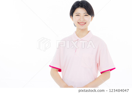 微笑護理人員給予指示 123484047