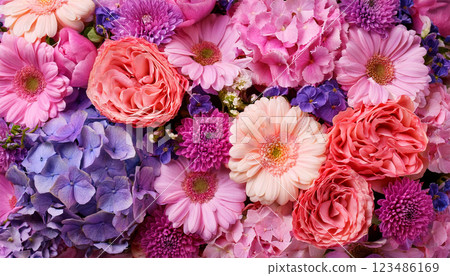色彩繽紛、各式各樣的鮮花背景 123486169