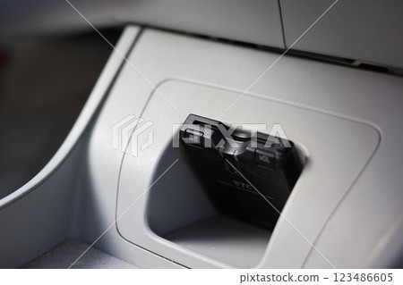 car, vehicle, autocar 123486605