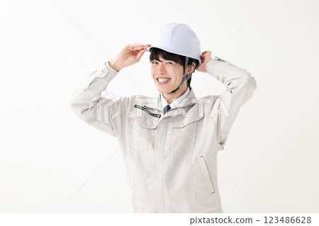 穿工作服的男人、 頭盔、 工人 123486628