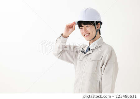穿工作服的男人、 頭盔、 工人 穿工作服的男人、 頭盔、 工人 123486631