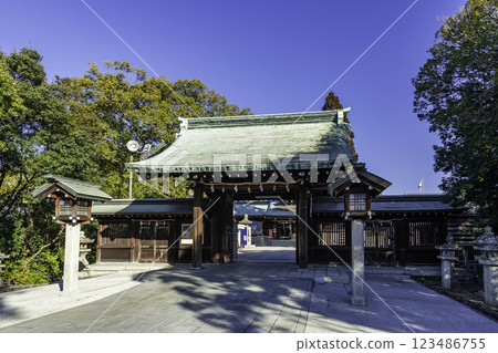 Tokuyama Toishi Hachiman Shrine, Shinmon Gate, Shunan City, Yamaguchi Prefecture 123486755